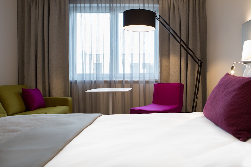 Doble clásica con cama cómoda del hotel Mercure Krakow Stare Miasto (old Town). Foto 2