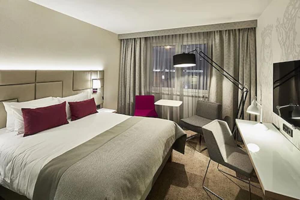 Doble clásica con cama cómoda del hotel Mercure Krakow Stare Miasto (old Town). Foto 4