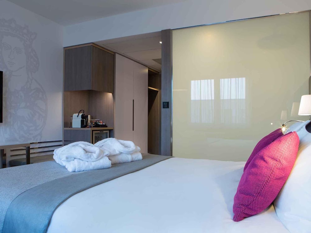Habitación Privilege con cama grande del hotel Mercure Krakow Stare Miasto (old Town). Foto 9