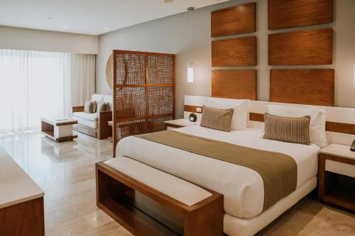 Suite Junior Deluxe con vistas parciales al mar del hotel The Reef 28 and Spa - Luxury Adults Only - All Suites - With Optional All Inclusive. Foto 5