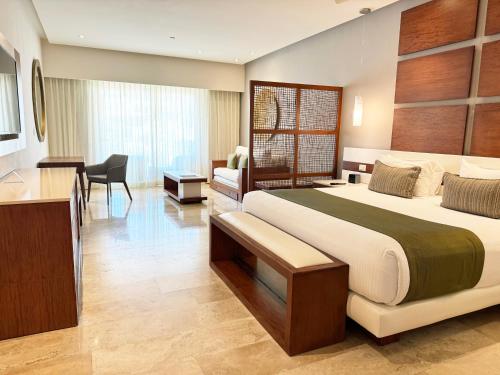Suite Junior Deluxe, Work & Play del hotel The Reef 28 and Spa - Luxury Adults Only - All Suites - With Optional All Inclusive. Foto 3