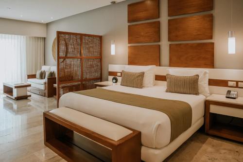 Suite Junior Deluxe - 1 cama extragrande del hotel The Reef 28 and Spa - Luxury Adults Only - All Suites - With Optional All Inclusive