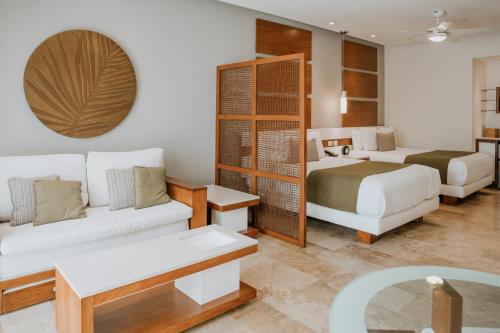 Suite Junior Deluxe - 1 cama extragrande del hotel The Reef 28 and Spa - Luxury Adults Only - All Suites - With Optional All Inclusive. Foto 1