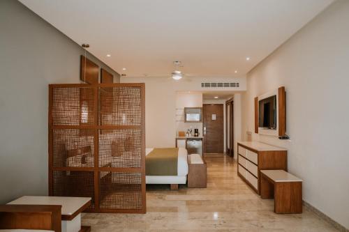 Suite Junior Deluxe - 1 cama extragrande del hotel The Reef 28 and Spa - Luxury Adults Only - All Suites - With Optional All Inclusive. Foto 2
