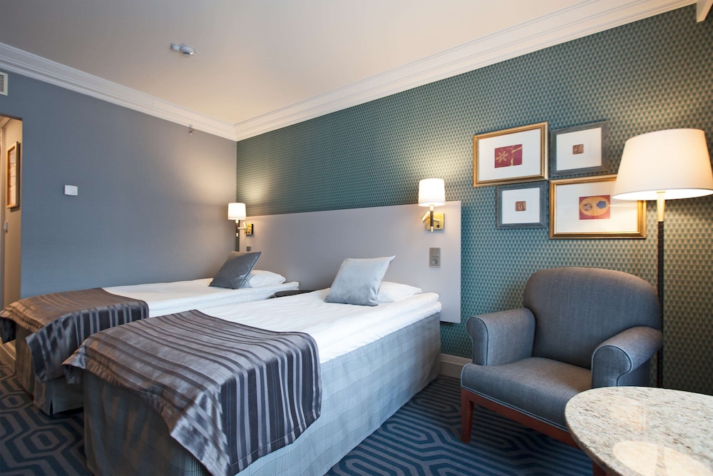 Habitación con 1 cama doble o 2 individuales del hotel Scandic Park Helsinki. Foto 3