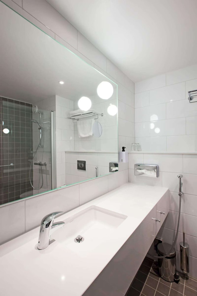 Habitación con 1 cama doble o 2 individuales del hotel Scandic Park Helsinki. Foto 7