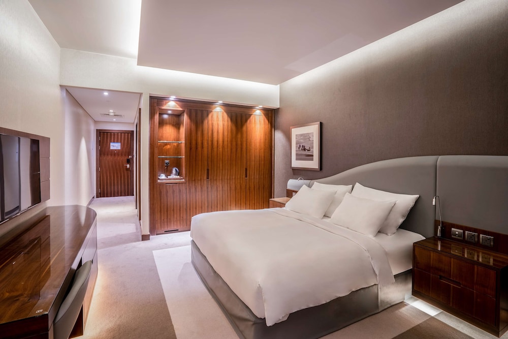 Habitación Estandar del hotel Radisson Blu Dubai Waterfront. Foto 2