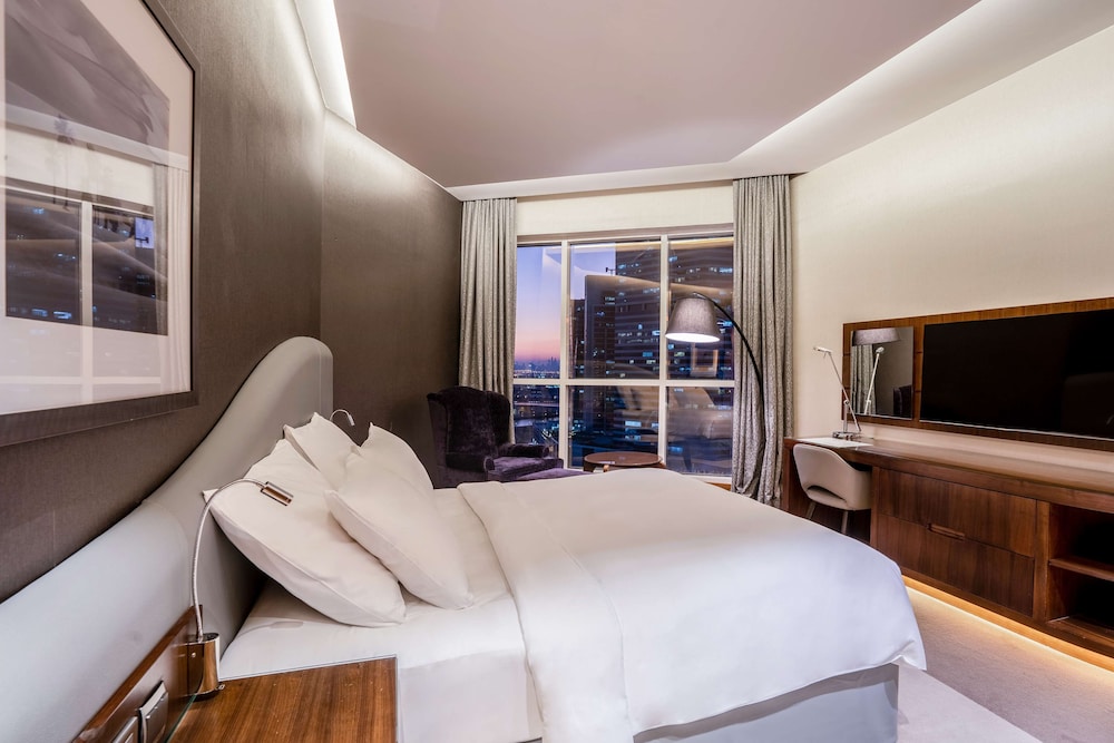 Habitación Estandar del hotel Radisson Blu Dubai Waterfront. Foto 3