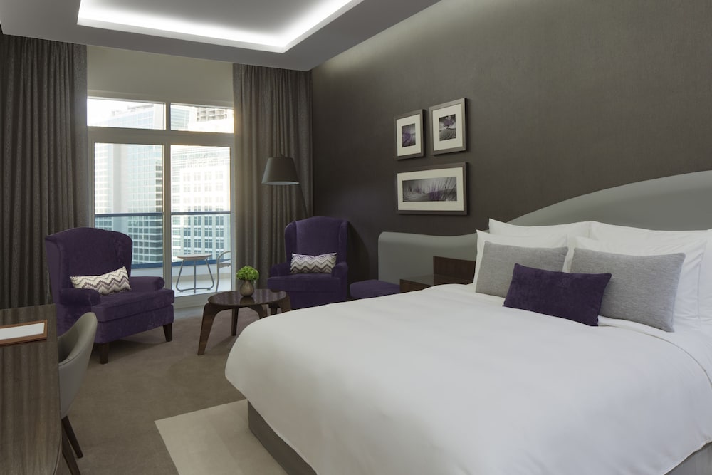 Habitación estándar (Downtown View) del hotel Radisson Blu Dubai Waterfront