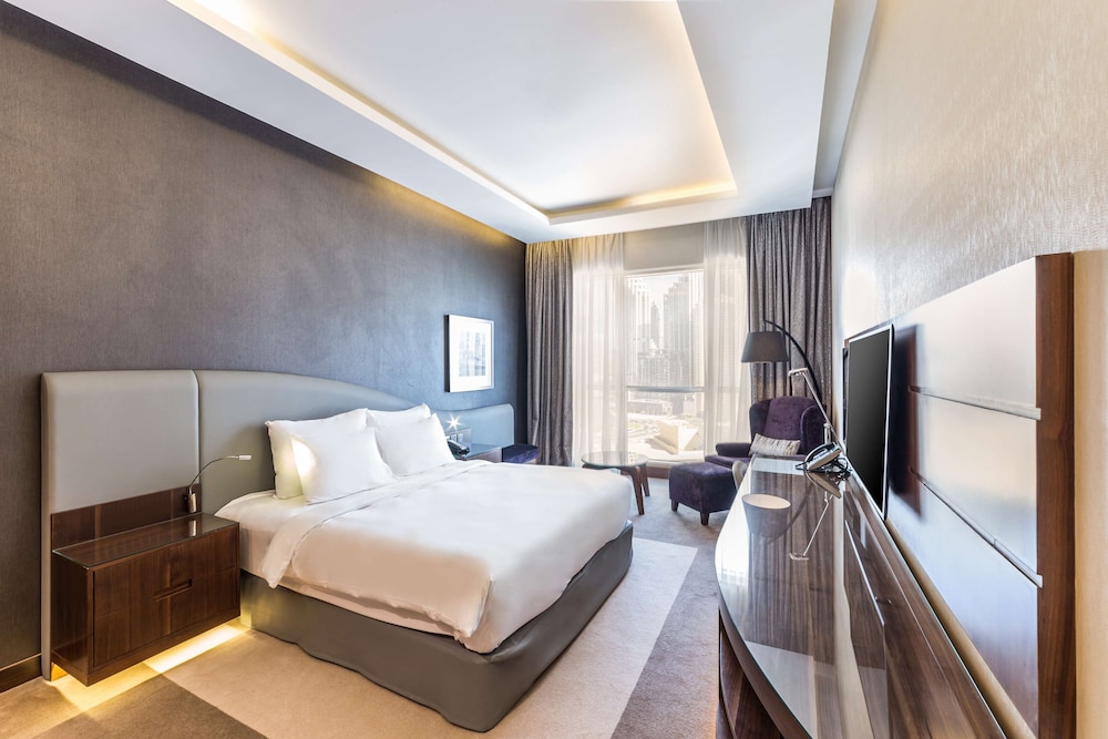 Habitación estándar (Downtown View) del hotel Radisson Blu Dubai Waterfront. Foto 7