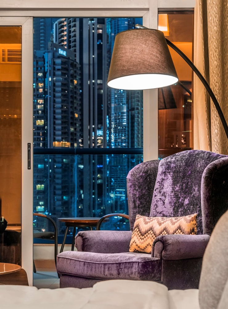 Habitación estándar (Downtown View) del hotel Radisson Blu Dubai Waterfront. Foto 9