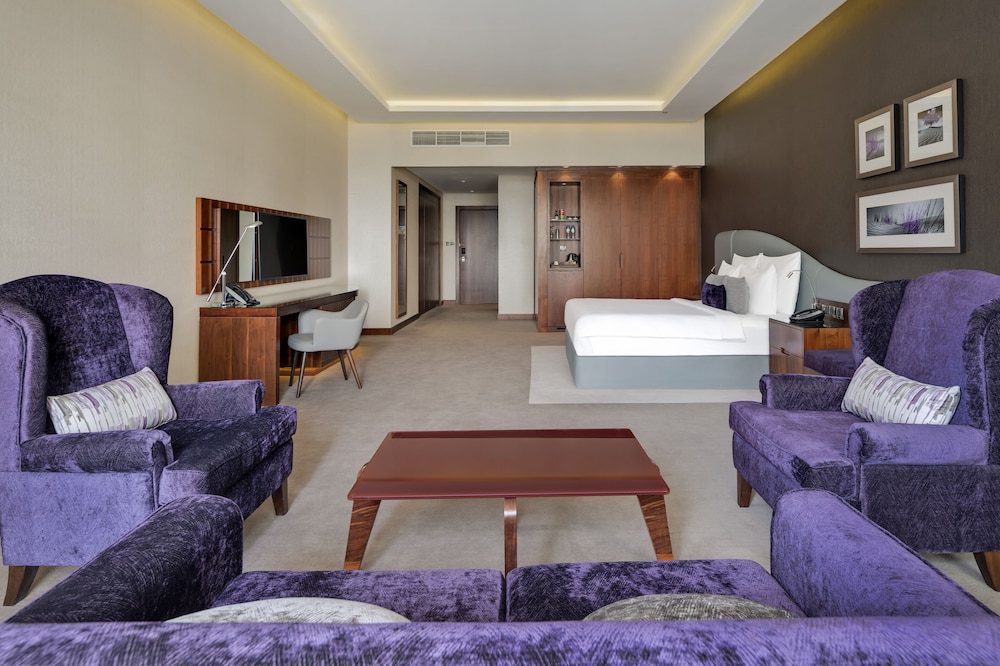 Habitación Familiar del hotel Radisson Blu Dubai Waterfront. Foto 2