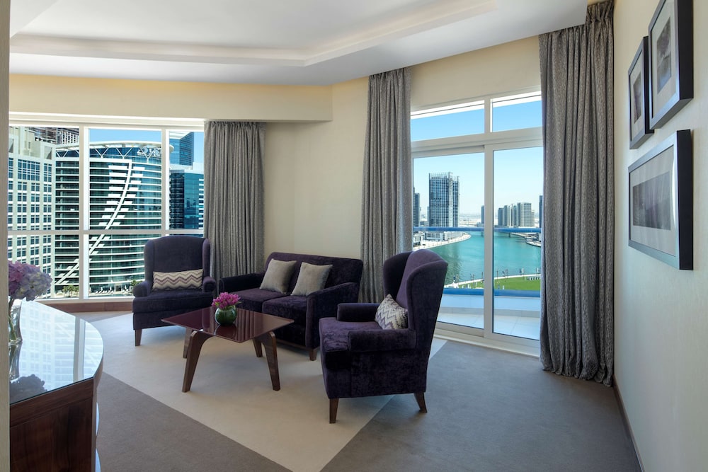 Suite ejecutiva, 1 habitación (Lounge Access) del hotel Radisson Blu Dubai Waterfront. Foto 1