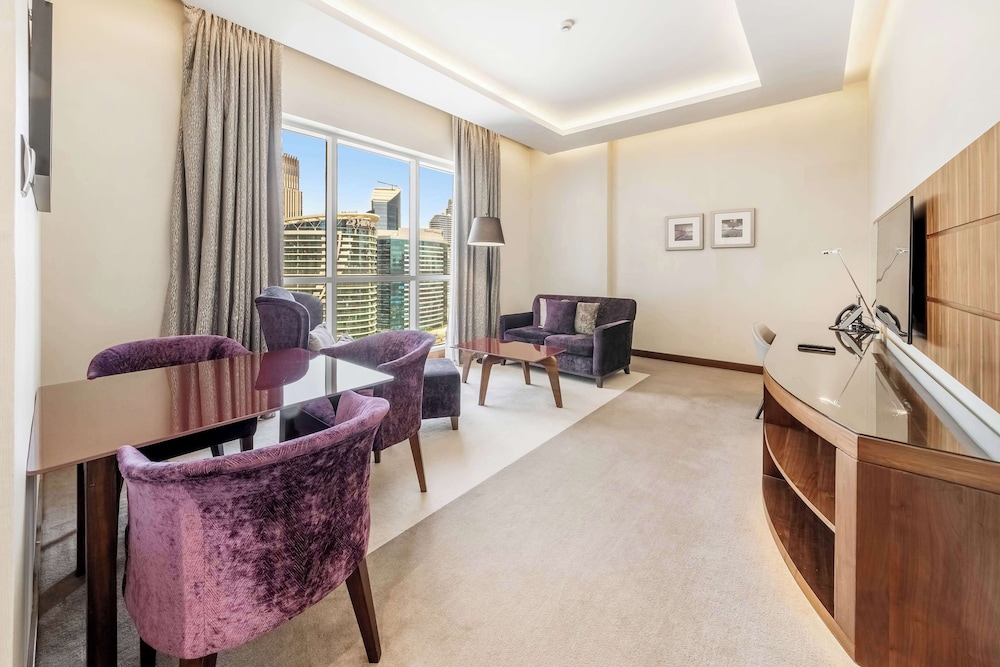 Suite ejecutiva, 1 habitación (Lounge Access) del hotel Radisson Blu Dubai Waterfront. Foto 8