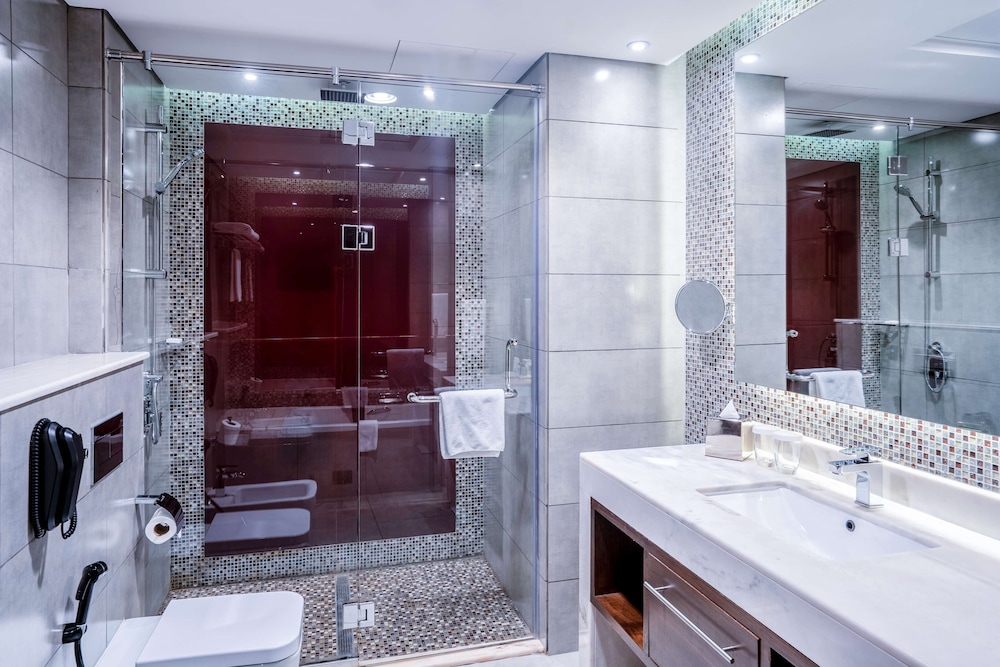 Suite (Downtown View - Lounge Access) del hotel Radisson Blu Dubai Waterfront. Foto 8