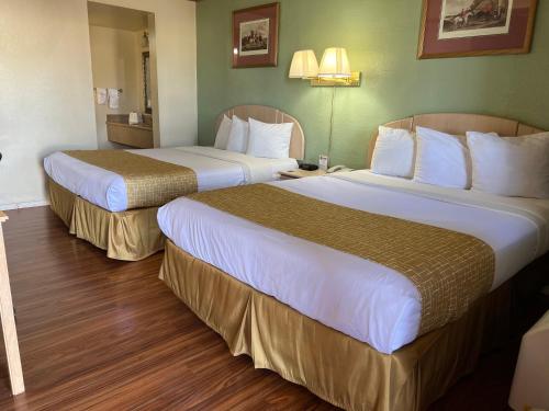 Habitación con 2 camas grandes - No fumadores del hotel Travelodge by Wyndham Holbrook. Foto 4