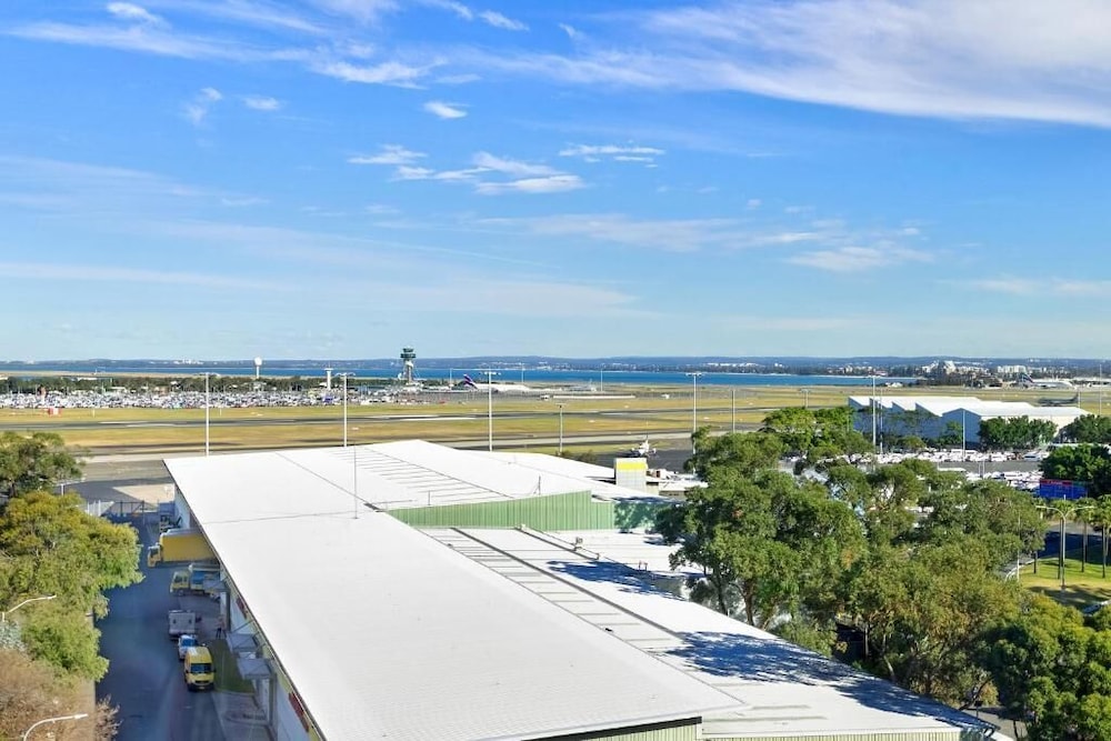 Estudio King Vista al Aeropuerto del hotel Mantra At Sydney Airport. Foto 3