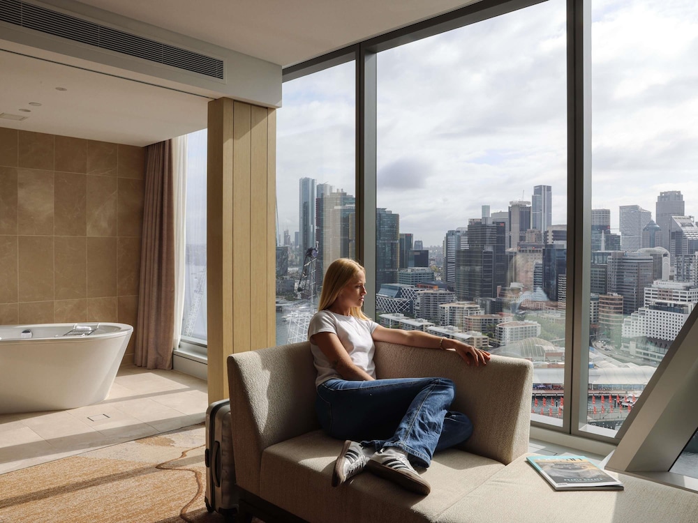 SUITE JUNIOR, Beneficios Club Millésime, 1 Cama King Size, Vistas al Puerto Darling del hotel Sofitel Sydney Darling Harbour