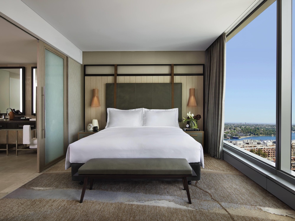 SUITE PRESTIGE, Beneficios Club Millésime, 1 Cama King Size, Sala de Estar, Vistas al Puerto Darling del hotel Sofitel Sydney Darling Harbour. Foto 2