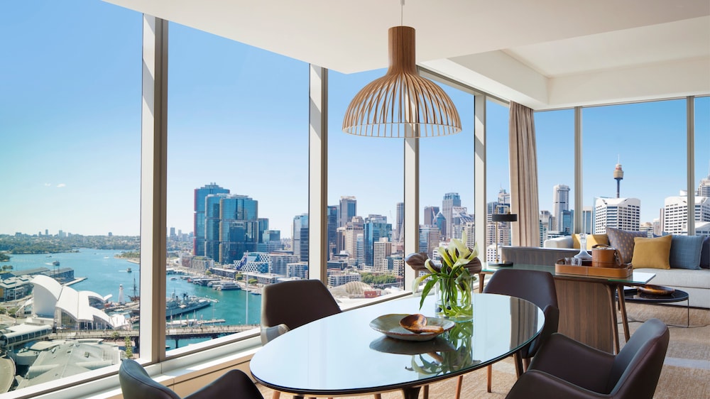 SUITE PRESTIGE, Beneficios Club Millésime, 1 Cama King Size, Sala de Estar, Vistas al Puerto Darling del hotel Sofitel Sydney Darling Harbour. Foto 7