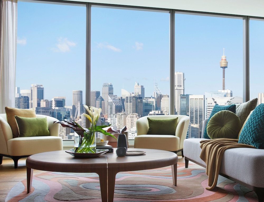 SUITE BELLERIVE, Beneficios Club Millésime, 1 Cama King Size, Sala de Estar y Comedor, Planta Superior del hotel Sofitel Sydney Darling Harbour. Foto 9