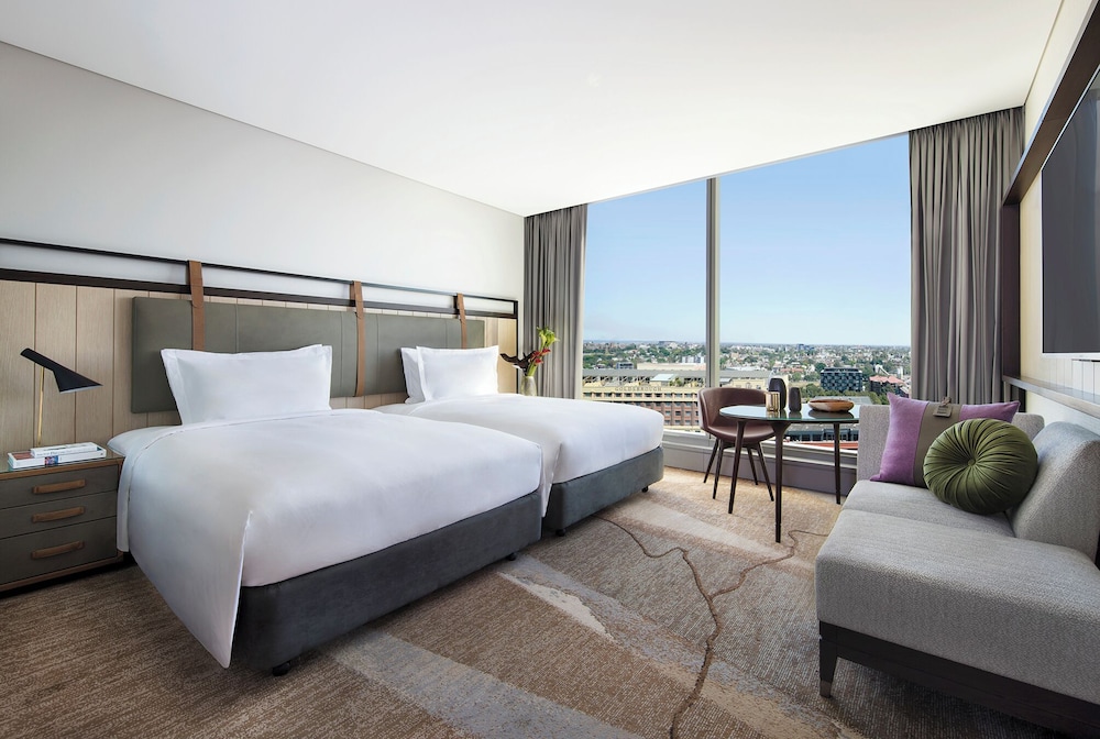 Habitación superior, 2 camas dobles del hotel Sofitel Sydney Darling Harbour. Foto 2