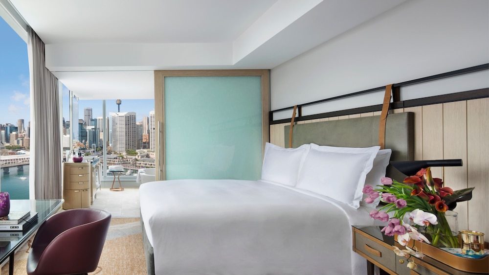 HABITACIÓN DE LUJO, 1 Cama King Size, Habitación Esquina, Vistas al Puerto Darling del hotel Sofitel Sydney Darling Harbour. Foto 1