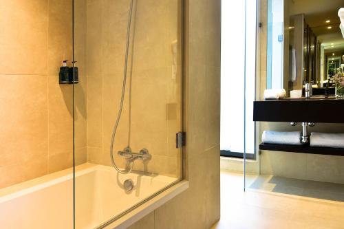 Suite Deluxe con vistas al mar del hotel The Prime Energize. Foto 6