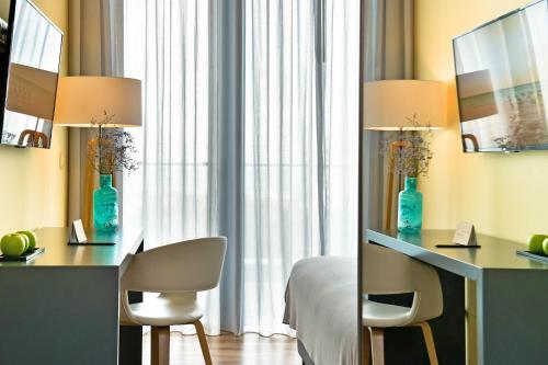 Habitación Doble Deluxe con vistas al mar del hotel The Prime Energize. Foto 4