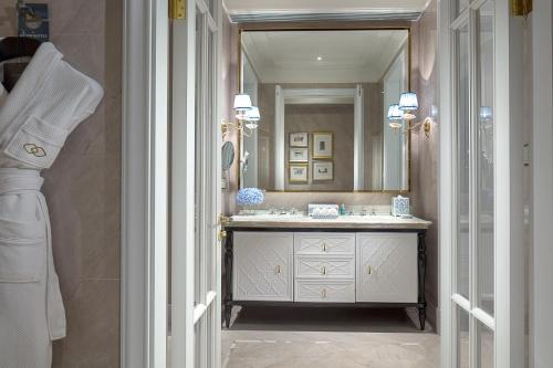 Luxury Premium Room French Style (King bed) del hotel Sofitel Foshan. Foto 3