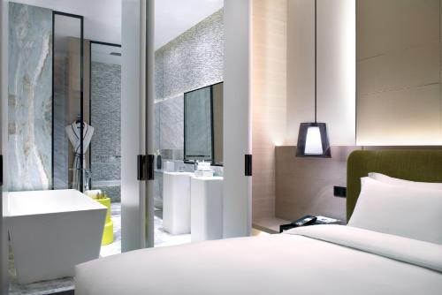 Superior Room King Morden Style (King bed) del hotel Sofitel Foshan