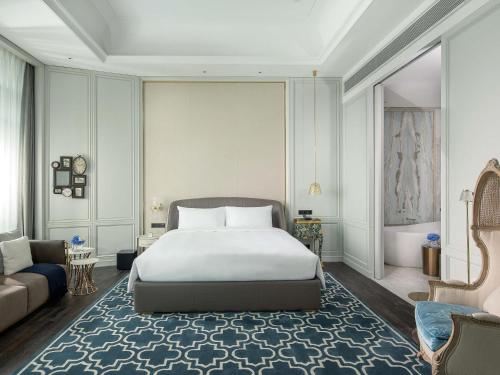 Luxury Premium Room Post Modern Style (King bed) del hotel Sofitel Foshan