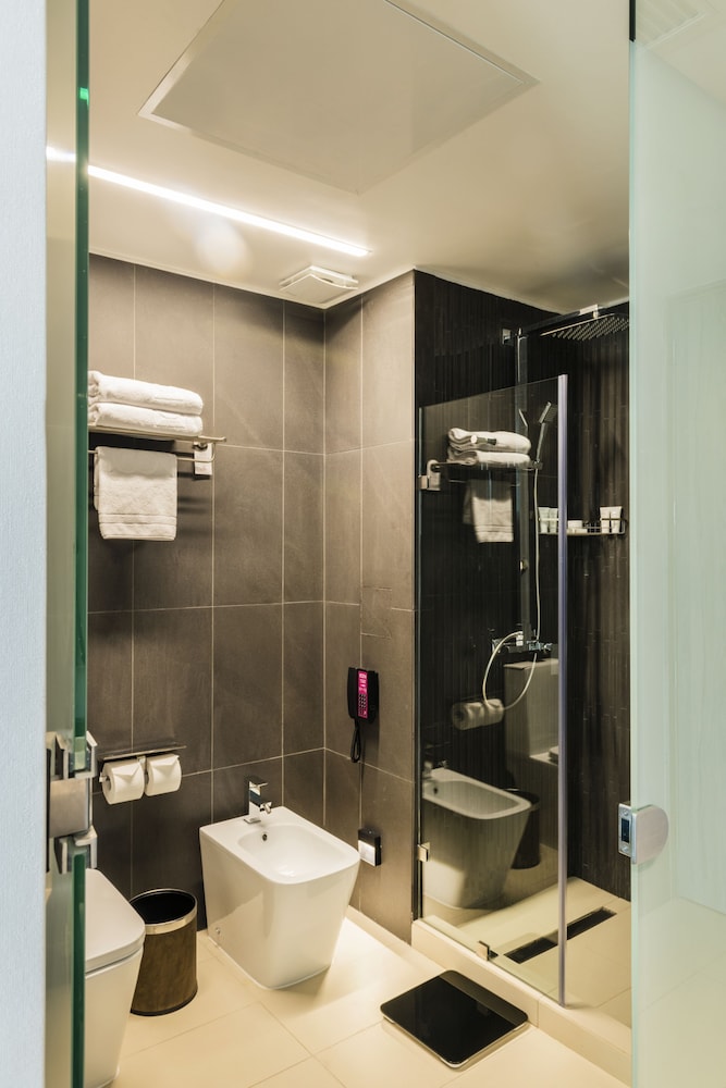 Habitación ejecutiva con 2 camas individuales del hotel Icon. Foto 6