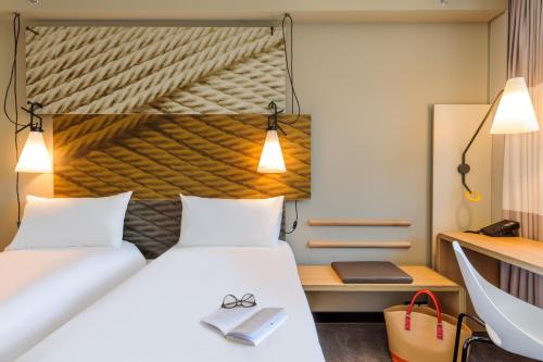 Habitación Doble Estándar - 2 camas del hotel Ibis Wien Hauptbahnhof. Foto 6