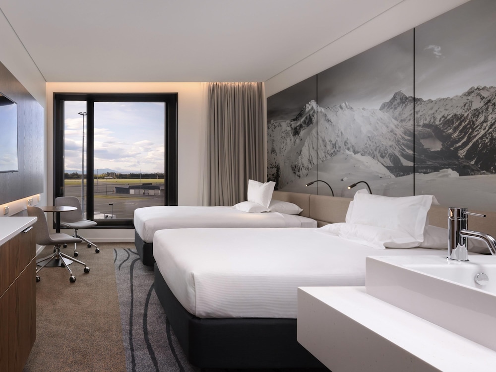 Habitación Ejecutiva Matrimonial con 2 Camas Dobles del hotel NOVOTEL CHRISTCHURCH AIRPORT. Foto 1