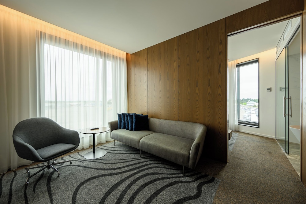 Suite con 1 Cama King del hotel NOVOTEL CHRISTCHURCH AIRPORT. Foto 1