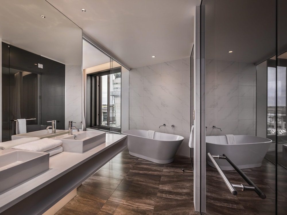 Suite con 1 Cama King del hotel NOVOTEL CHRISTCHURCH AIRPORT. Foto 4