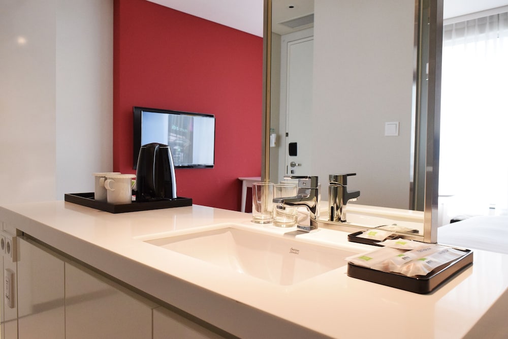 Suite Junior con 1 cama doble del hotel ibis Styles Ambassador Seoul Yongsan - Seoul Dragon City. Foto 4