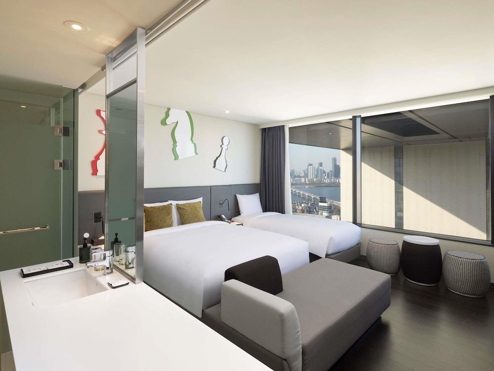 Suite Junior con 1 cama doble y 1 cama individual del hotel ibis Styles Ambassador Seoul Yongsan - Seoul Dragon City. Foto 1