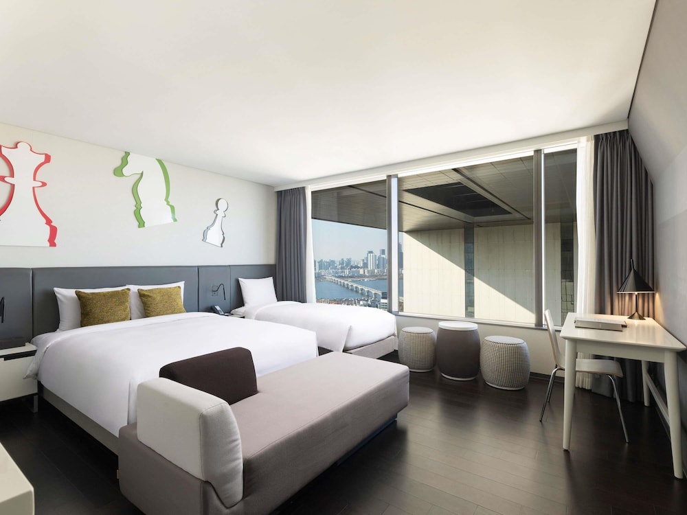 Suite Junior con 1 cama doble y 1 cama individual del hotel ibis Styles Ambassador Seoul Yongsan - Seoul Dragon City. Foto 3