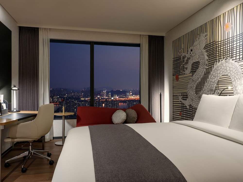 Habitación Superior con 1 Cama Queen del hotel Novotel Ambassador Seoul Yongsan - Seoul Dragon City. Foto 1