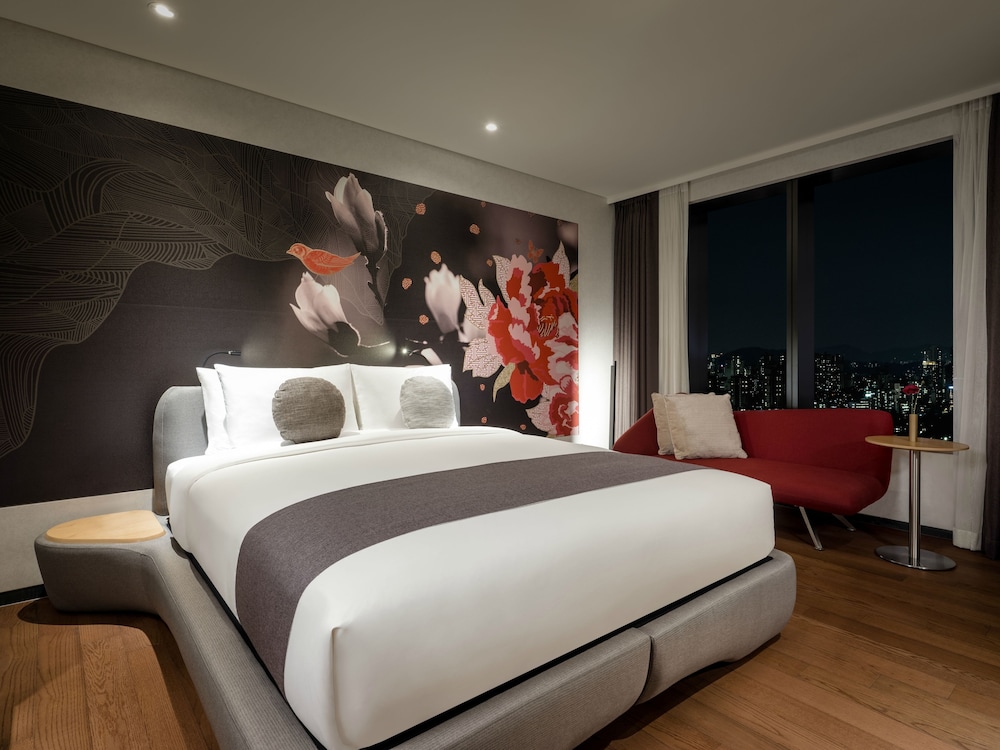 Habitación Superior con 1 Cama Queen del hotel Novotel Ambassador Seoul Yongsan - Seoul Dragon City. Foto 2