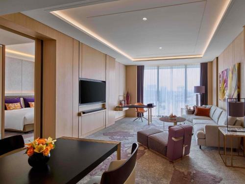 SUITE PRESTIGE, Acceso Club Millésime, 1 Cama King, Vista a la Ciudad del hotel Sofitel Singapore City Centre (sg Clean). Foto 1