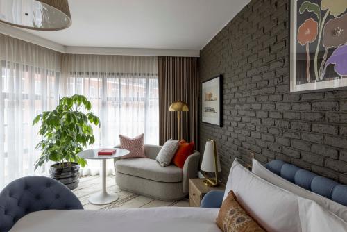 Suite Junior - Adaptada para las personas de movilidad reducida del hotel Virgin Hotels London - Shoreditch. Foto 4