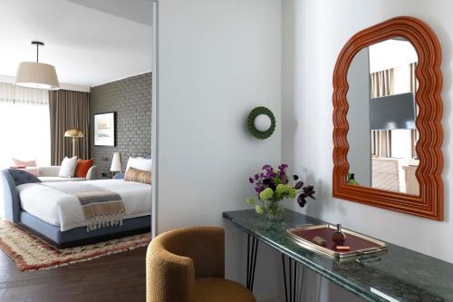 Suite Junior - Adaptada para las personas de movilidad reducida del hotel Virgin Hotels London - Shoreditch. Foto 5