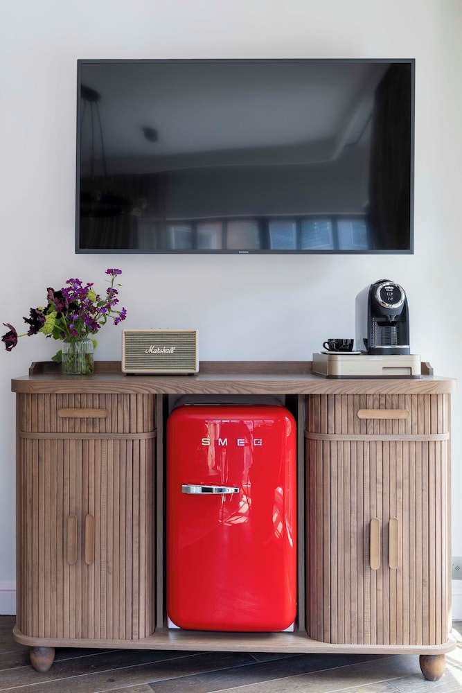 Suite Deluxe, varias camas del hotel Virgin Hotels London - Shoreditch. Foto 4