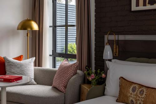 Suite Junior con terraza del hotel Virgin Hotels London - Shoreditch. Foto 5