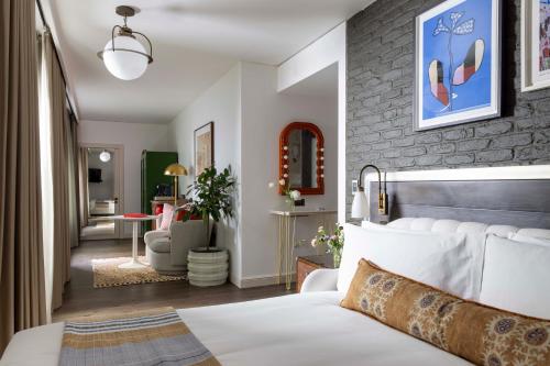 Suite Junior del hotel Virgin Hotels London - Shoreditch. Foto 4