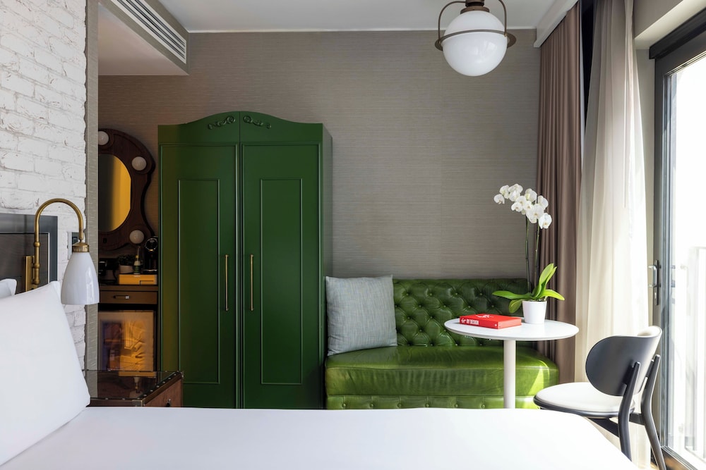 Habitación, 1 cama de matrimonio grande (Chamber King) del hotel Virgin Hotels London - Shoreditch. Foto 1