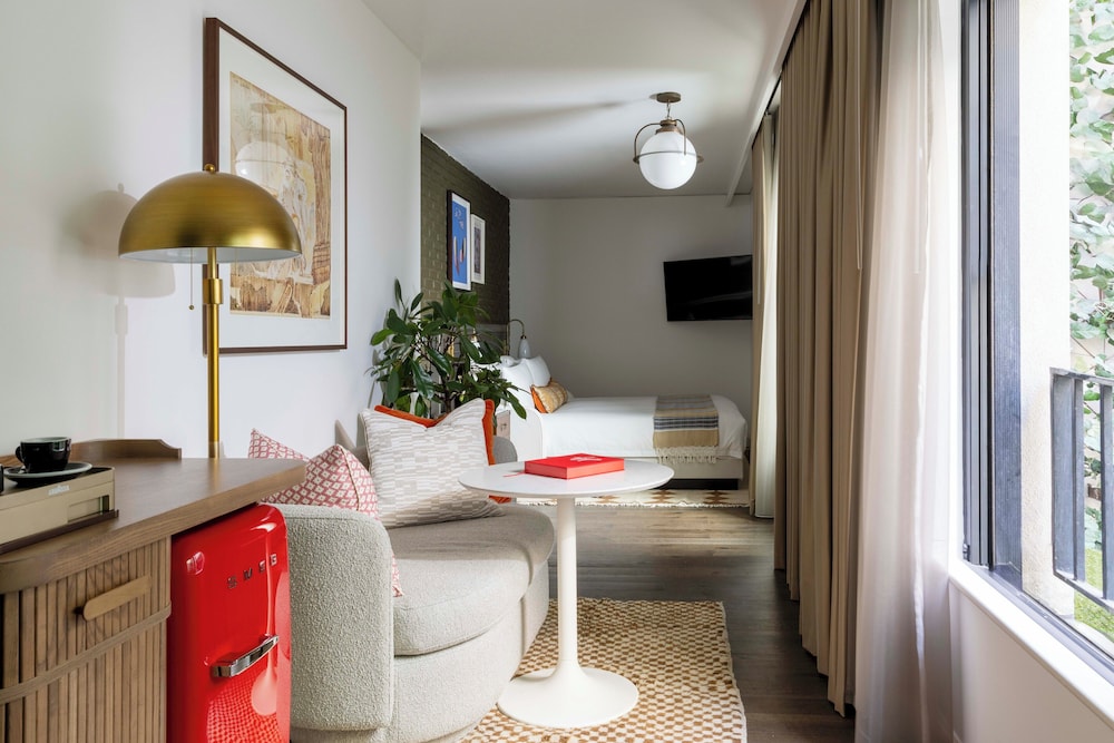 Suite junior (Grand Chamber) del hotel Virgin Hotels London - Shoreditch. Foto 2